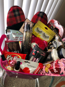 Women’s Pink Valentine’s Day Basket