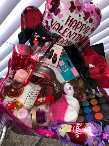 Women’s Victoria Secret & MakeUp Basket